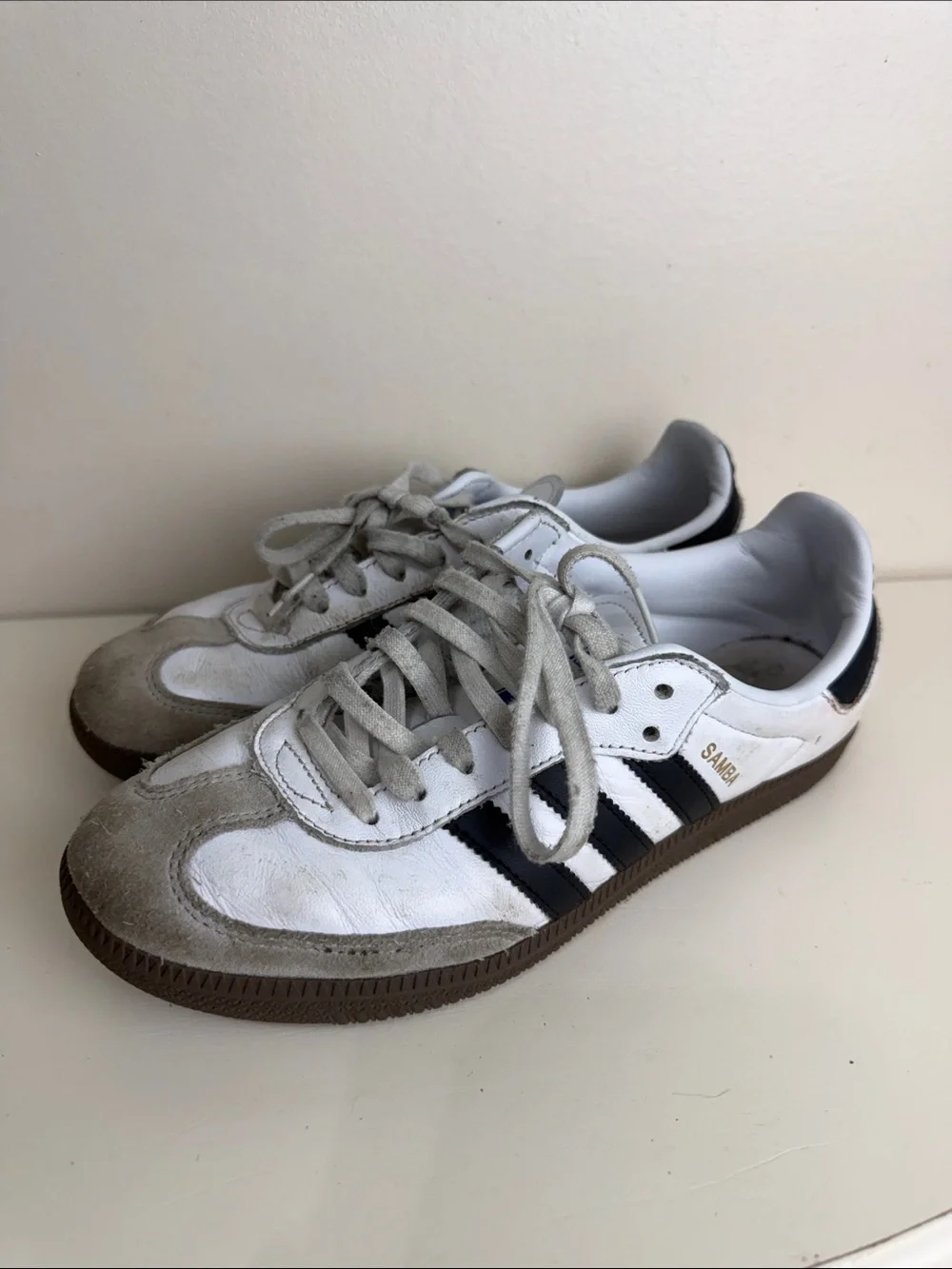 (2292) Adidas White and Black Samba Sneakers with Gum Sole, Size: 6.5